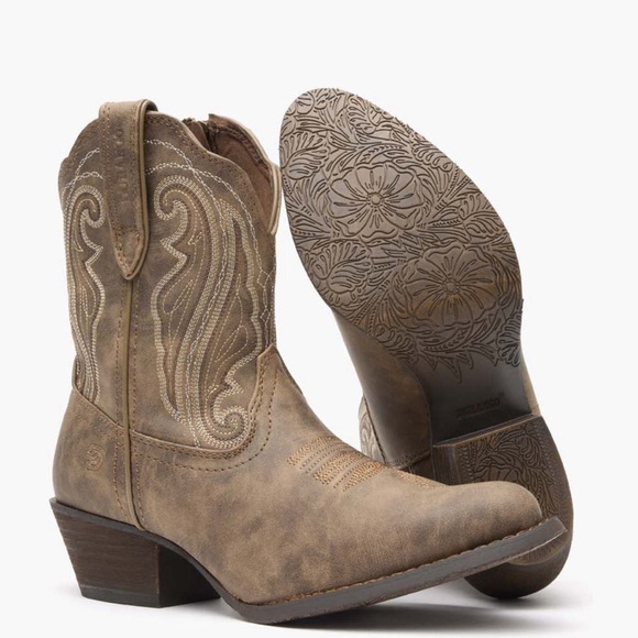 CRUSH BY DURANGO® WOMEN'S DISTRESSED SHORTIE WESTERN BOOT Size 7.5 - Picture 1 of 14